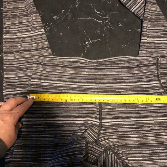 Lululemon WUP size 4 - Picture 8 of 11